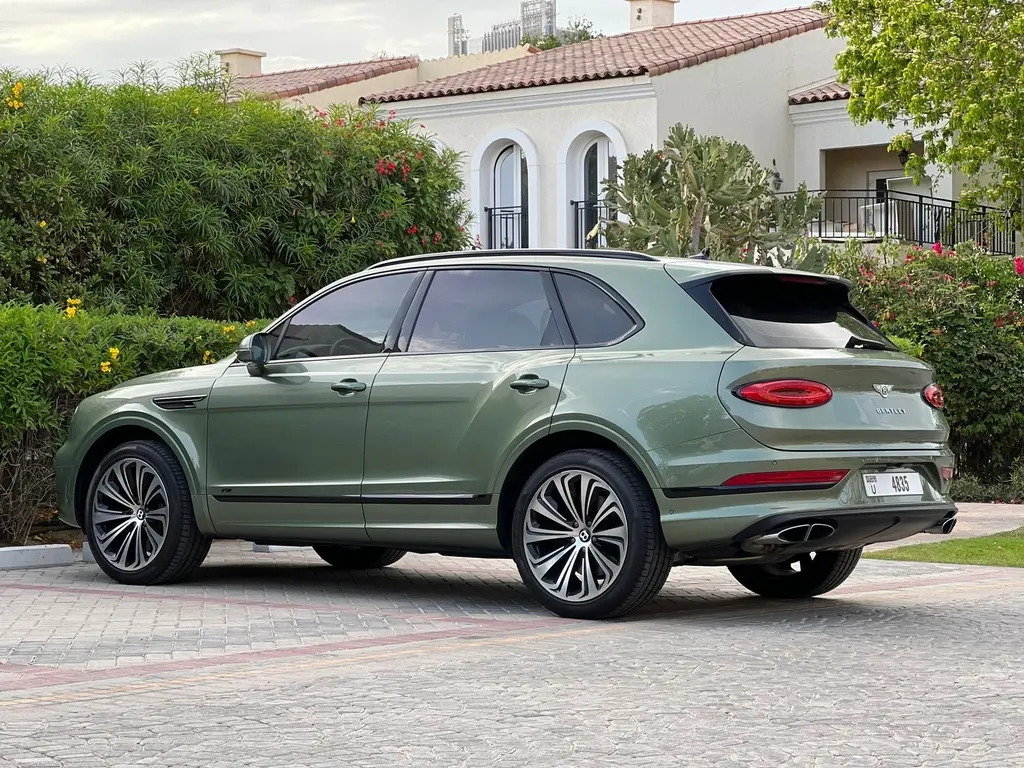 Bentley Bentayga 2022 (2).webp