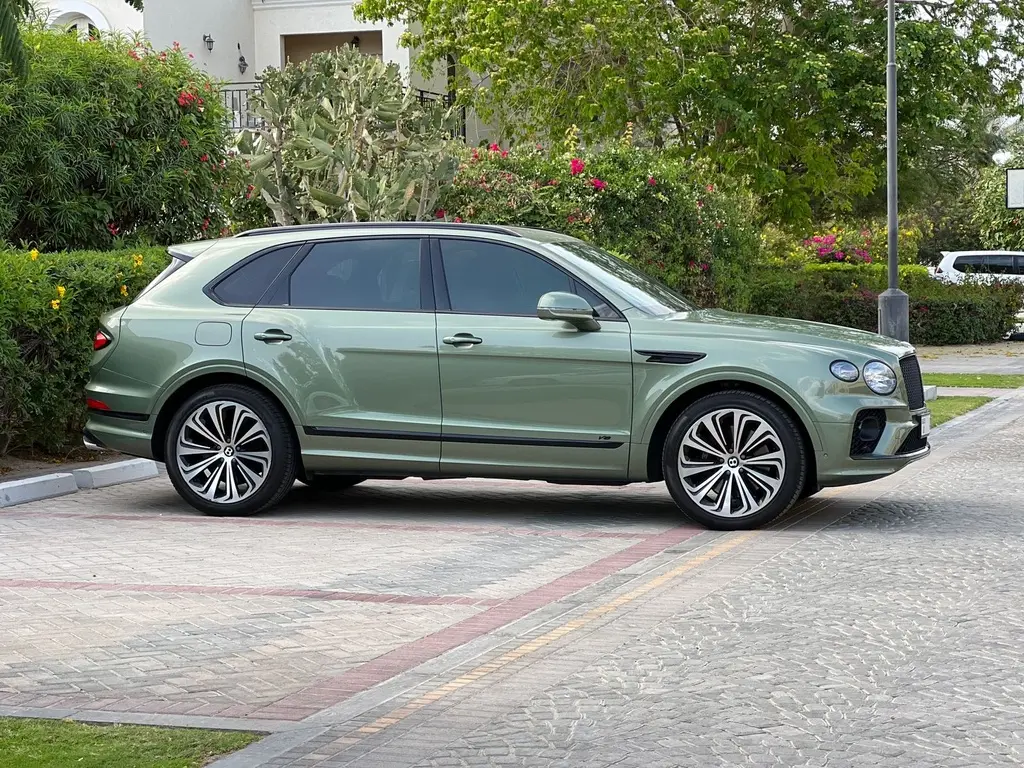 Bentley Bentayga 2022 (1).webp