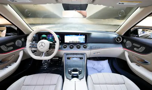 Mercedes E450 Black 2022 (3).webp