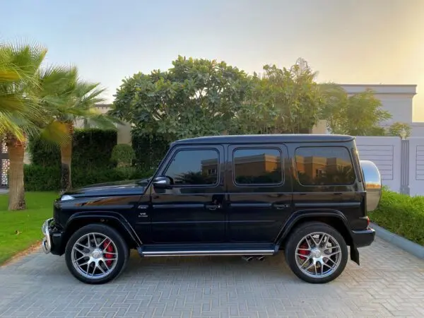 Mercedes G63 Black (1).webp