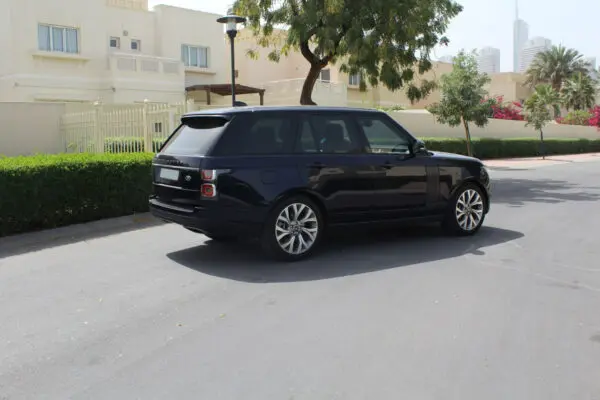 Range Rover Vogue 2022 (1).webp