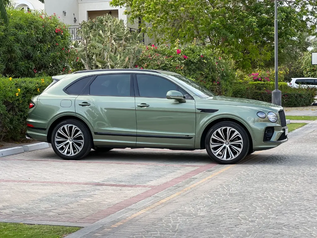 Bentley Bentayga 2022 (2).webp