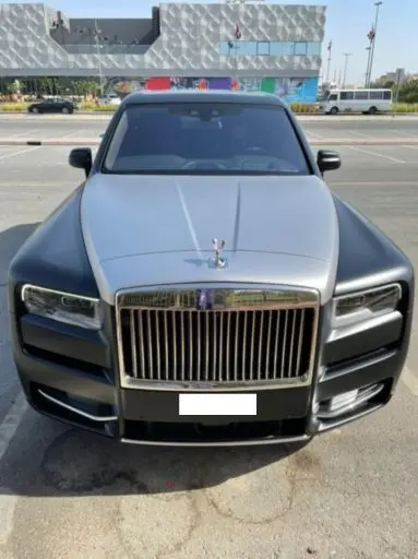 Rent a Rolls-Royce Cullinan in Dubai